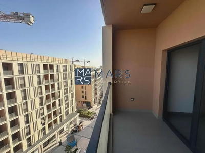 Balcony studio with gym pool and parking-0