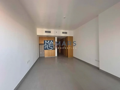 Balcony studio with gym pool and parking-4