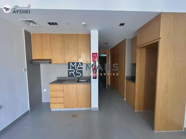 Balcony studio with gym pool and parking