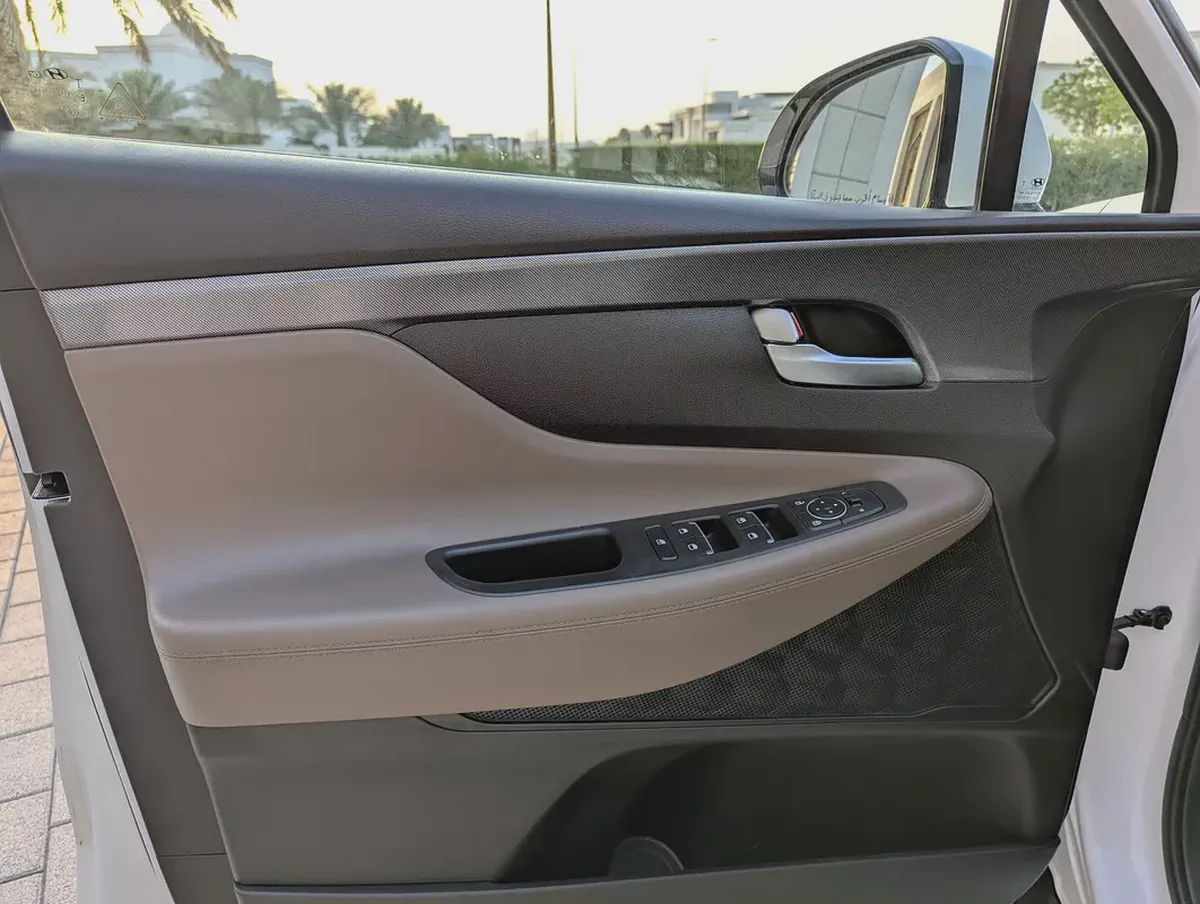 Hyundai Santa Fe 2023 GCC Specs - Pristine Condition Inside Out With Low KM Also Avaliable With Bank-14-14