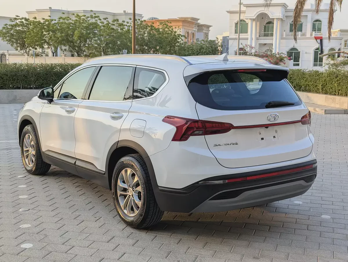 Hyundai Santa Fe 2023 GCC Specs - Pristine Condition Inside Out With Low KM Also Avaliable With Bank-16-16