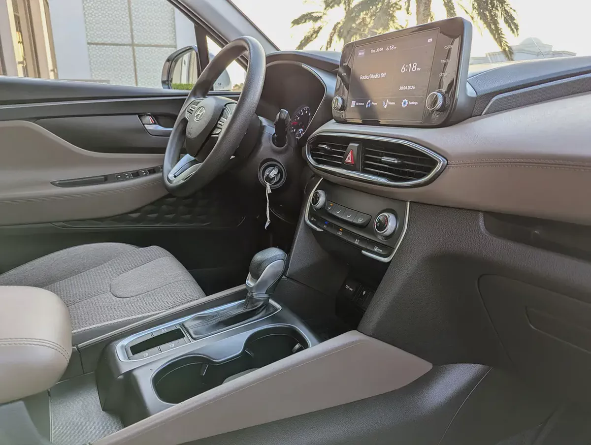Hyundai Santa Fe 2023 GCC Specs - Pristine Condition Inside Out With Low KM Also Avaliable With Bank-6-6
