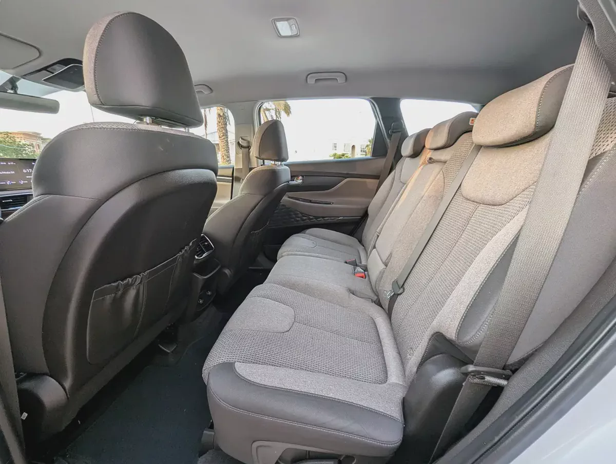Hyundai Santa Fe 2023 GCC Specs - Pristine Condition Inside Out With Low KM Also Avaliable With Bank-8-8