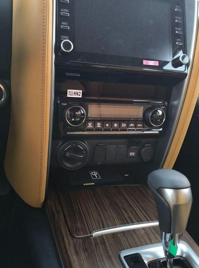 Toyota Fortuner EXR FORTUNER SR5  2.7L AT FULL OPTION PETROL 2024-13