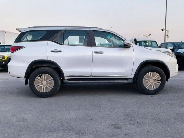 Toyota Fortuner EXR FORTUNER SR5 2.7L AT FULL OPTION PETROL 2024