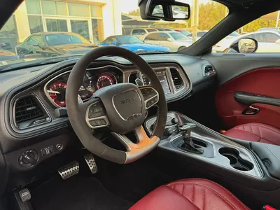 DODGE CHALLENGER SRT HELLCAT JAILBREAK WIDEBODY 717HP  ORIGINAL PAINT-9