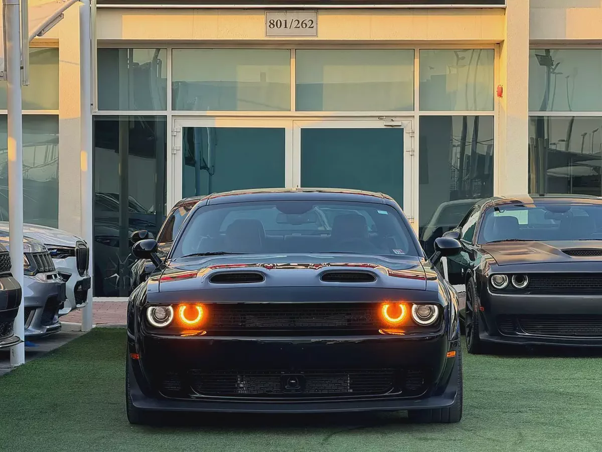 DODGE CHALLENGER SRT HELLCAT JAILBREAK WIDEBODY 717HP  ORIGINAL PAINT-2-2