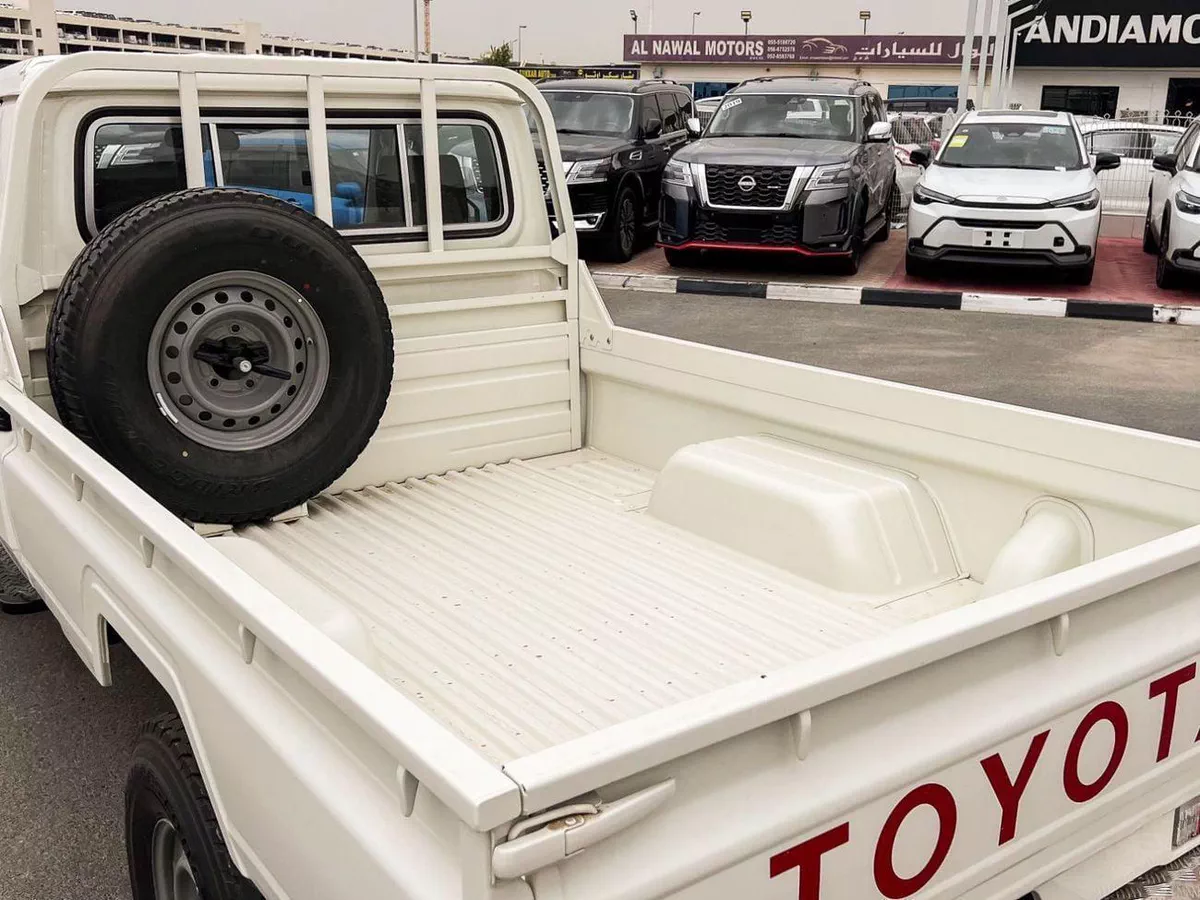 Toyota Land Cruiser Pick Up  EXPORT ONLY - Toyota LC79 2.8L DSL M/T-7-0