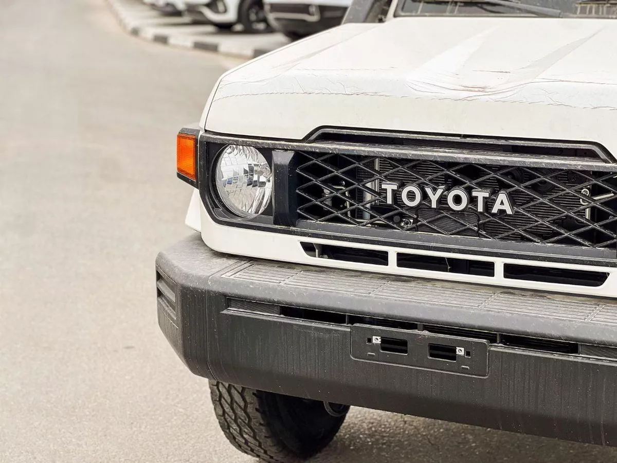 Toyota Land Cruiser Pick Up  EXPORT ONLY - Toyota LC79 2.8L DSL M/T-8-0