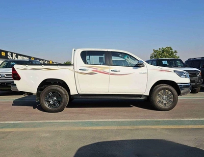 Toyota Hilux SR5 WIDE BODY DOUBLE CABIN || FULL OPTION  | PUSH START| WITHOUT DIFF-LOCK | PETROL M/T 2.7L V4 4WD-1