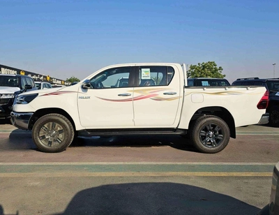 Toyota Hilux SR5 WIDE BODY DOUBLE CABIN || FULL OPTION  | PUSH START| WITHOUT DIFF-LOCK | PETROL M/T 2.7L V4 4WD-2
