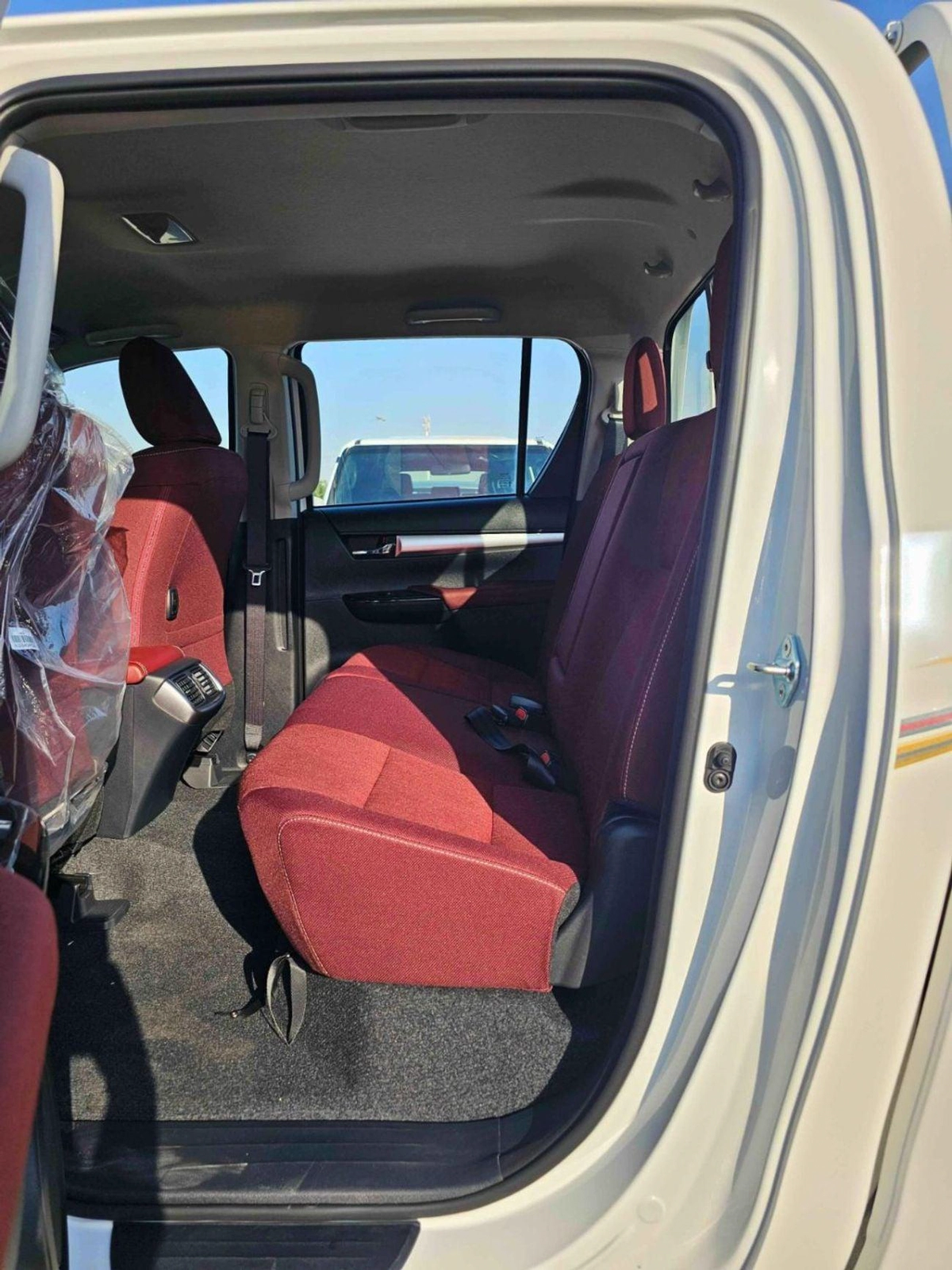Toyota Hilux SR5 WIDE BODY DOUBLE CABIN || FULL OPTION  | PUSH START| WITHOUT DIFF-LOCK | PETROL M/T 2.7L V4 4WD-12-0