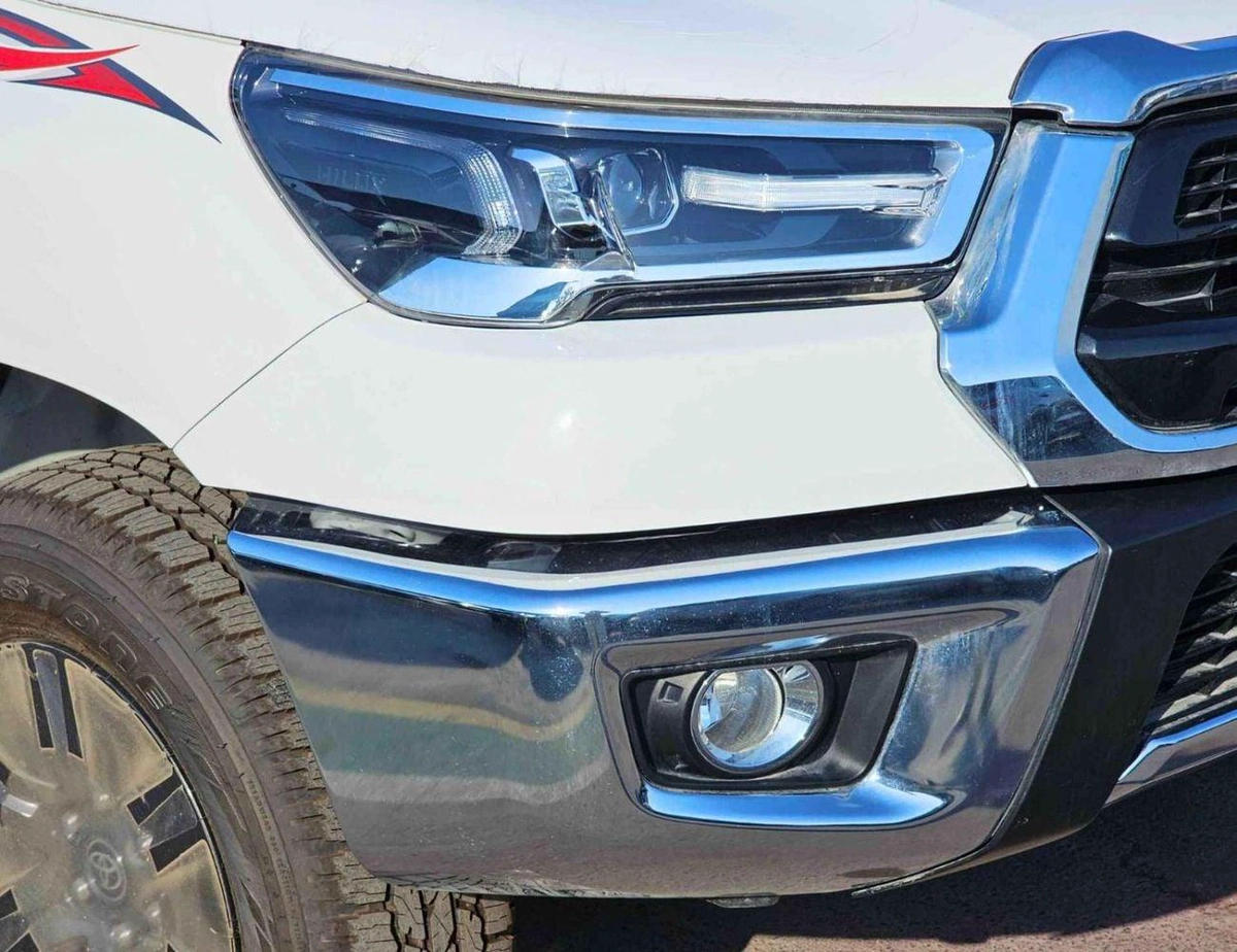 Toyota Hilux SR5 WIDE BODY DOUBLE CABIN || FULL OPTION  | PUSH START| WITHOUT DIFF-LOCK | PETROL M/T 2.7L V4 4WD-6-0