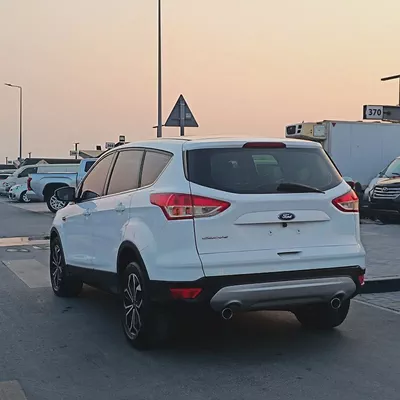 Ford Escape Limited 2015 GCC Specs-4