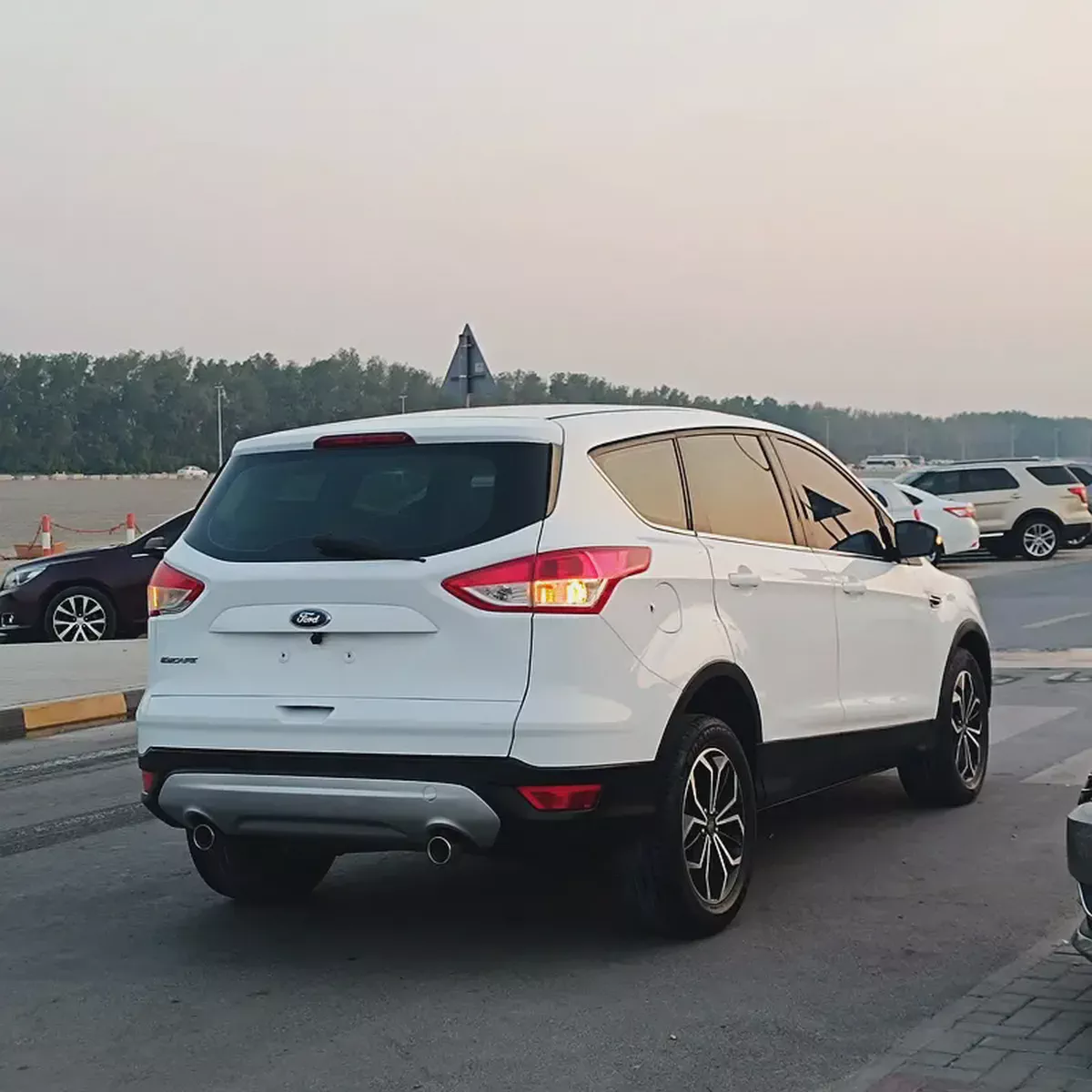 Ford Escape Limited 2015 GCC Specs-3-3