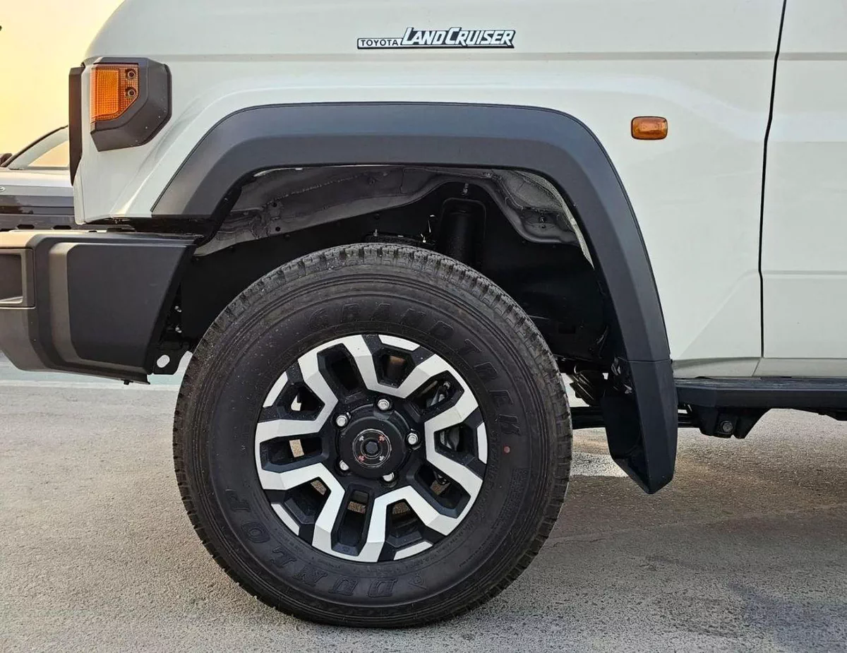 Toyota Land Cruiser 70 LC76 LX HARDTOP 5DOOR || 4.0L PETOL A/T 4WD | RADAR | DIFF-LOCK | FULL OPTION (CODE # 76PAFRE)-11-0