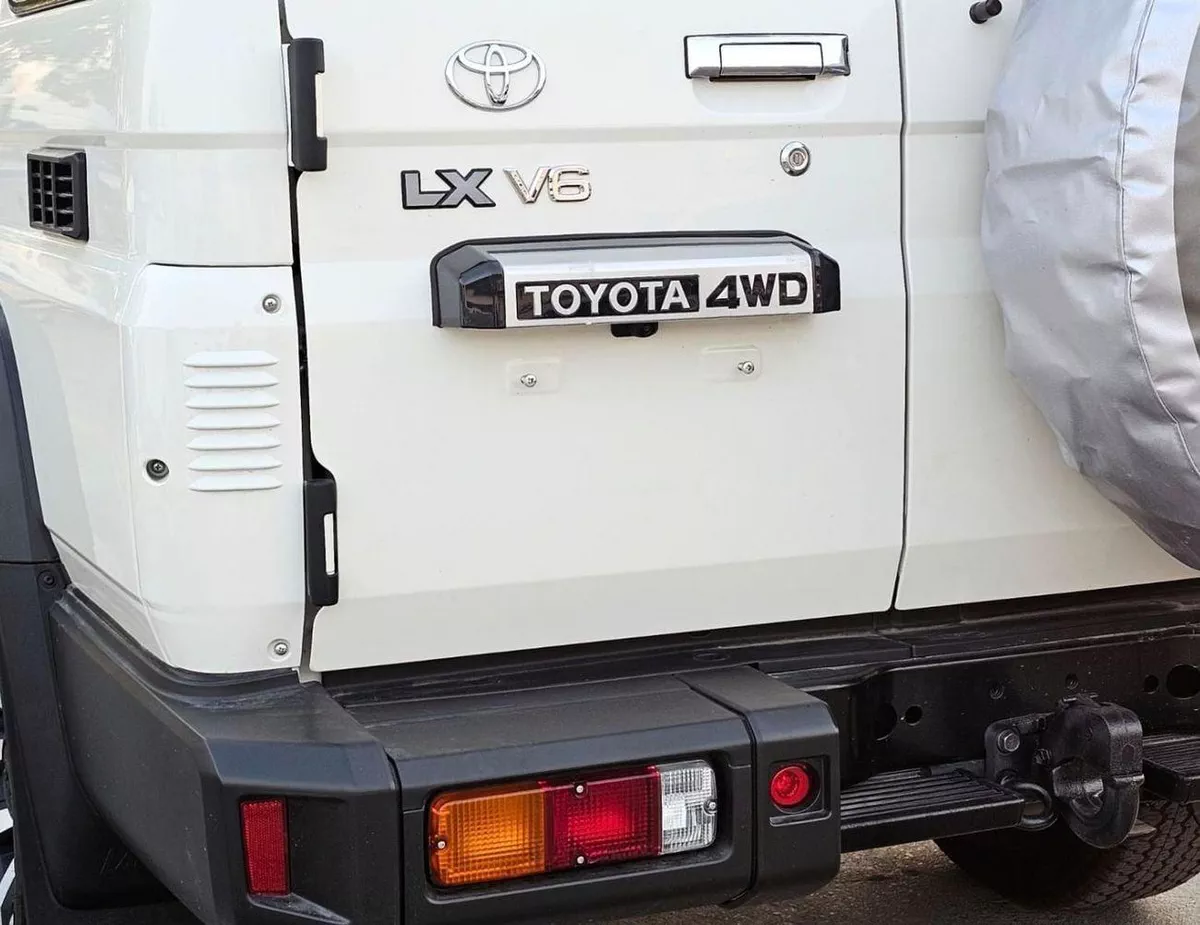 Toyota Land Cruiser 70 LC76 LX HARDTOP 5DOOR || 4.0L PETOL A/T 4WD | RADAR | DIFF-LOCK | FULL OPTION (CODE # 76PAFRE)-8-0