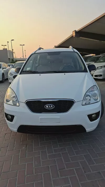 Kia Carens 2012 GCC Specs-13