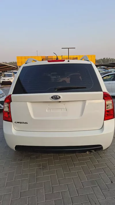 Kia Carens 2012 GCC Specs-6