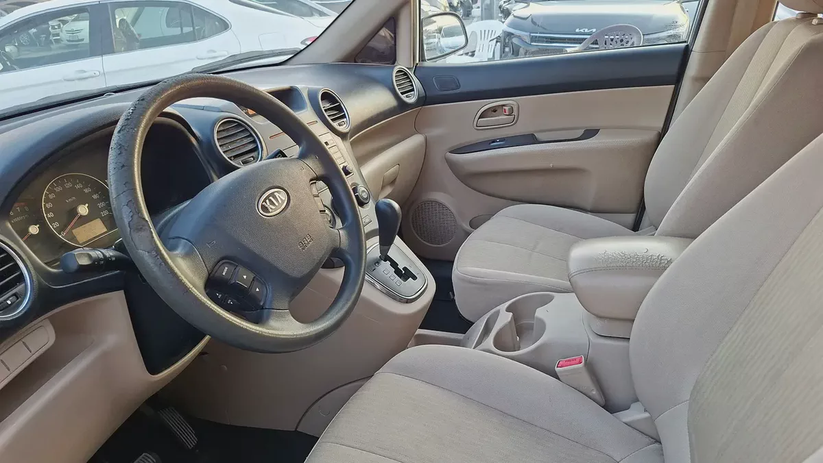 Kia Carens 2012 GCC Specs-15-15