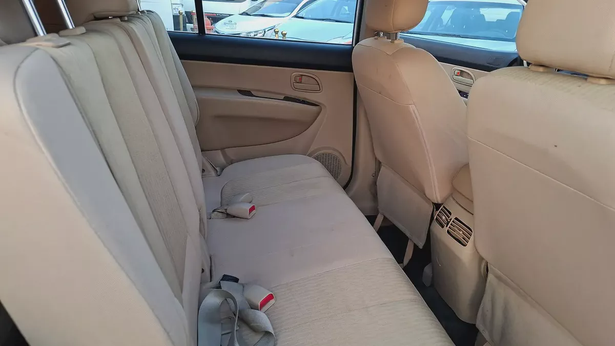 Kia Carens 2012 GCC Specs-18-18