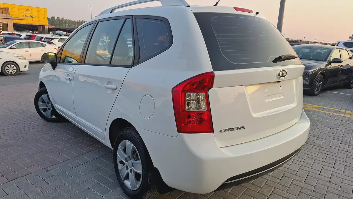 Kia Carens 2012 GCC Specs-8-8