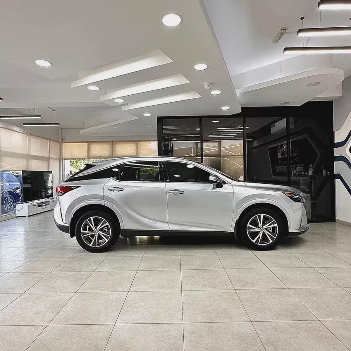 2025 Lexus Rx-350 Premium- hybrid-2-2