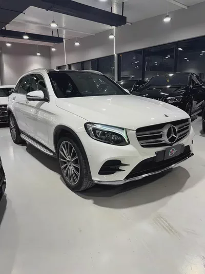 Mercedes-Benz GLC 250 4MATIC | 2018 | GCC | Full Option | Full service History | Monthly: 2,800 AED-4