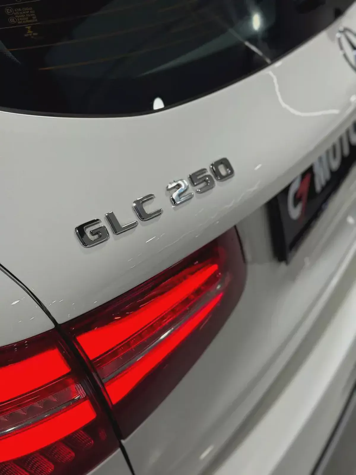 Mercedes-Benz GLC 250 4MATIC | 2018 | GCC | Full Option | Full service History | Monthly: 2,800 AED-13-13