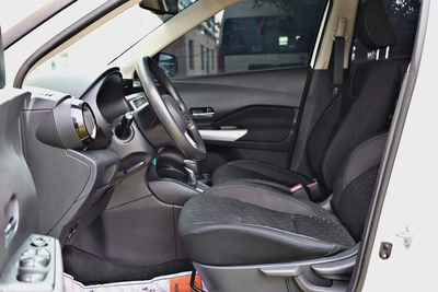 NISSAN KICKS 2022 MODEL AVAILABLE @ 895 only MONTLHY EMI WITH 20% DOWN PAYMENT.-6
