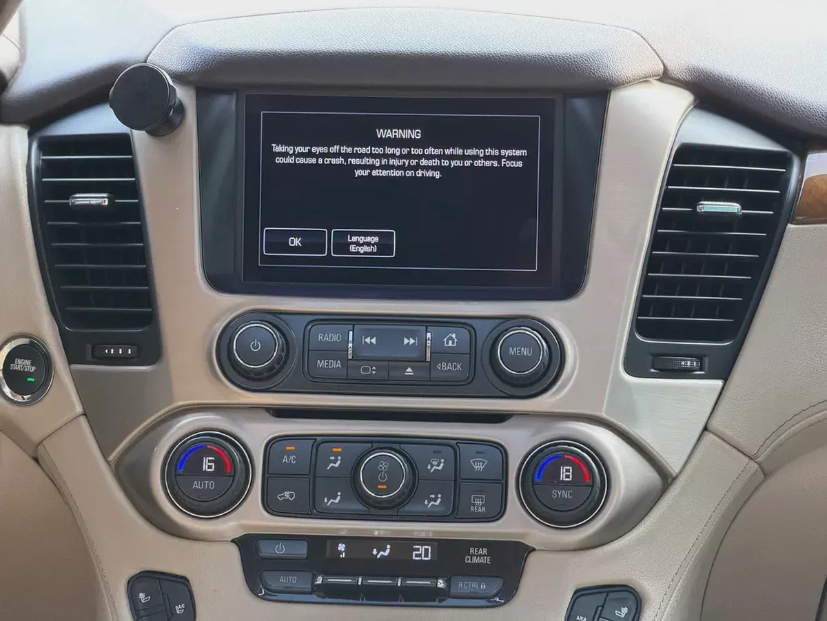 GMC Yukon Denali 2016 GCC Specs-12-12