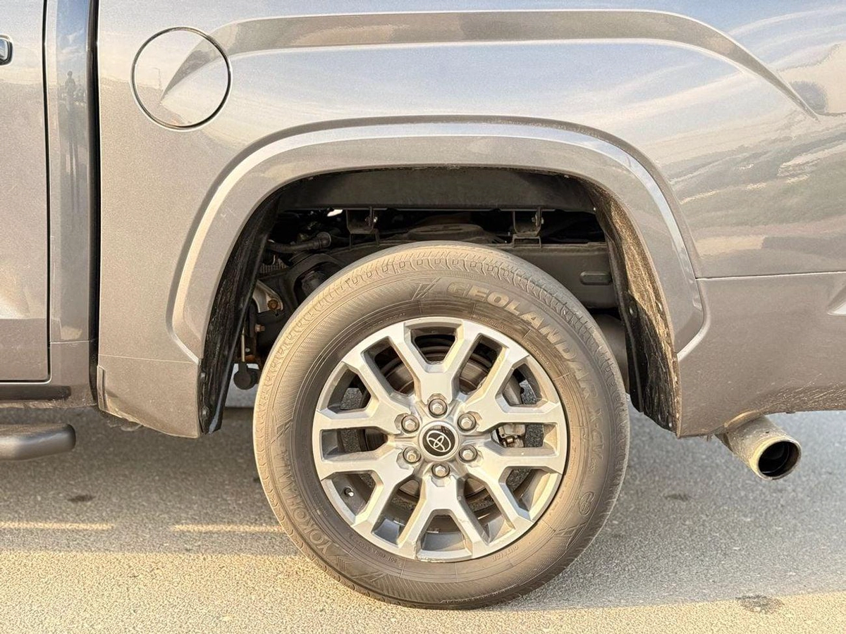 Toyota Tundra HYBRID 1794 Edition Platinum // 360 Camera, panoramic, head up display// 2023-15-15