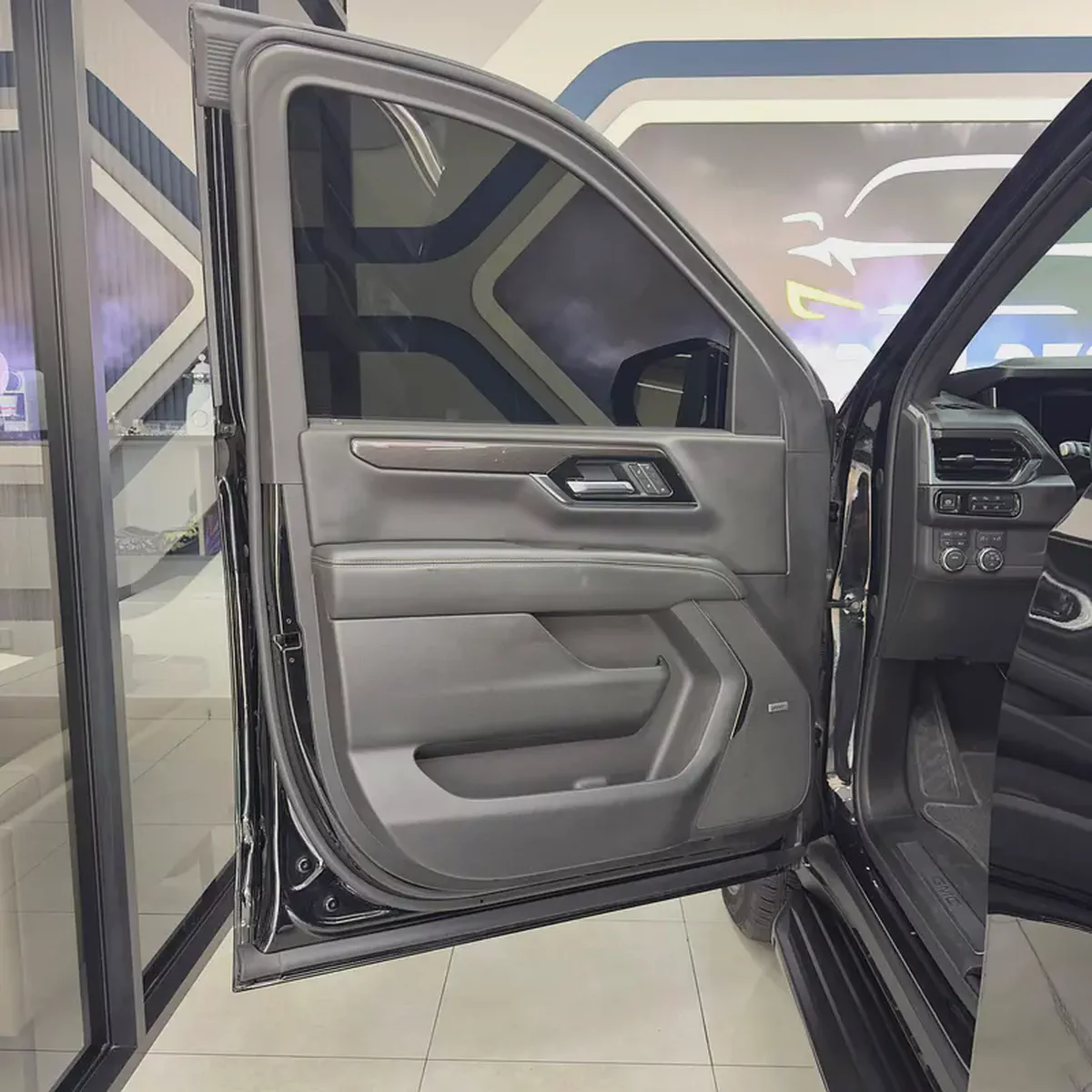 2025 GMC Yukon Elevation-15-15