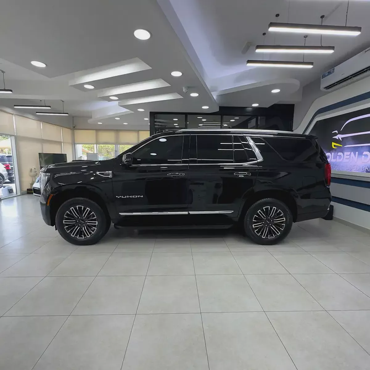 2025 GMC Yukon Elevation-2-2