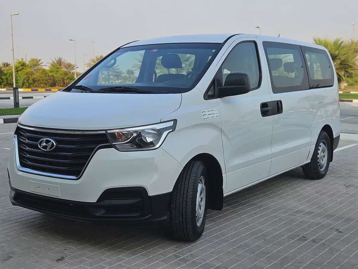 Hyundai H1 Passenger 2020 GCC Specs - Reliable 9-Seater Passenger Van With Low KM Premium Condition-3-3