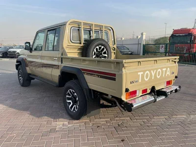 Toyota Land Cruiser 70 -18