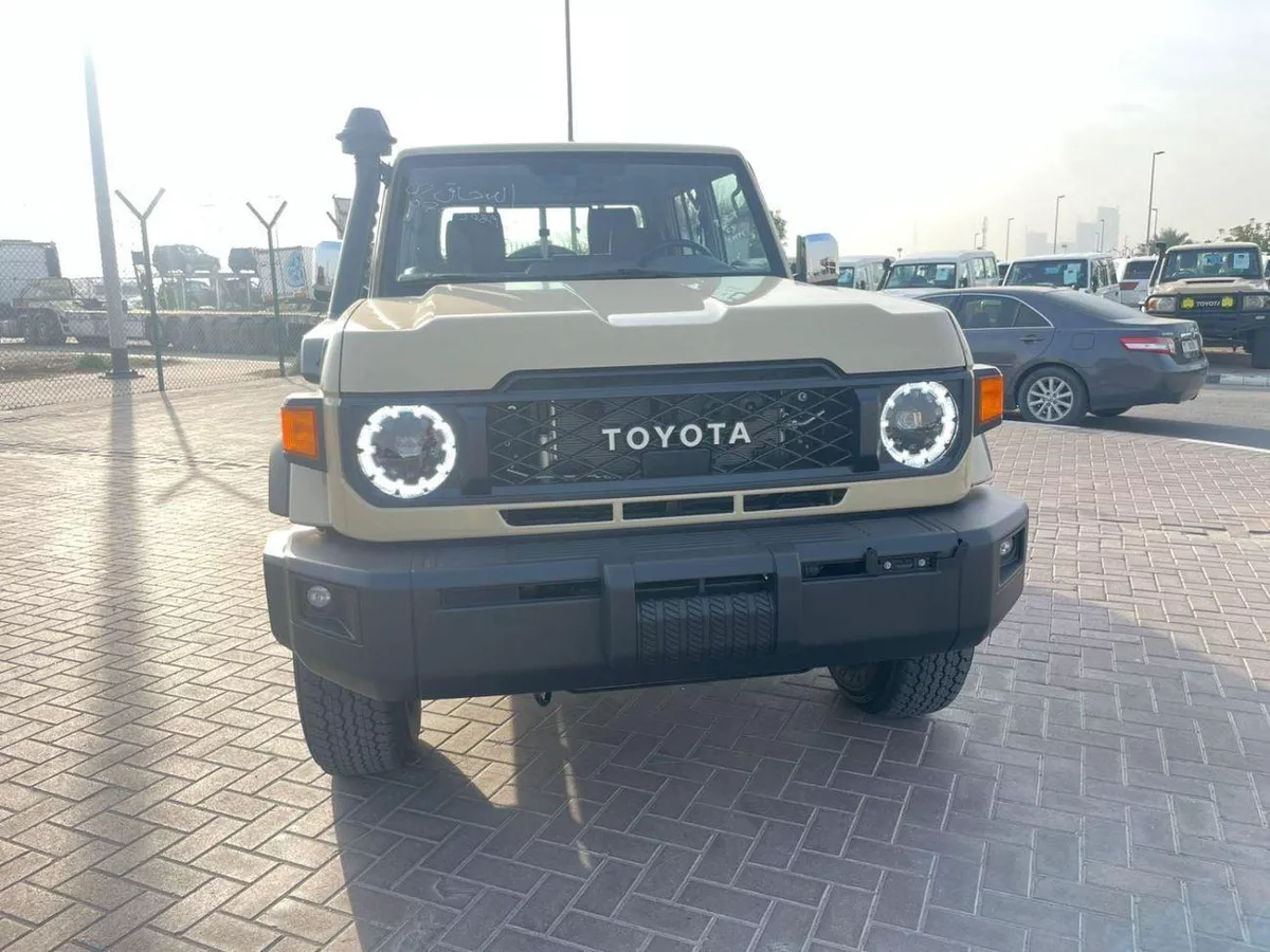 Toyota Land Cruiser 70 