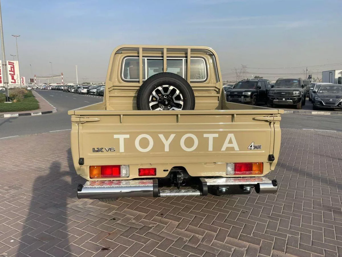 Toyota Land Cruiser 70 -21-0