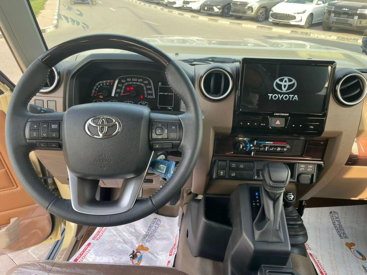 Toyota Land Cruiser 70 -8-0