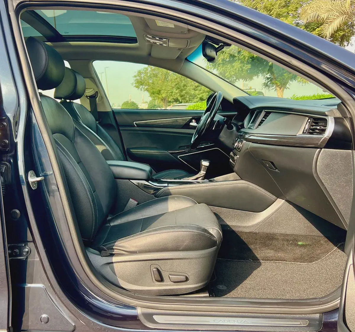 KIA CADENZA 2018 GCC SPEC FULL OPTION-19-19