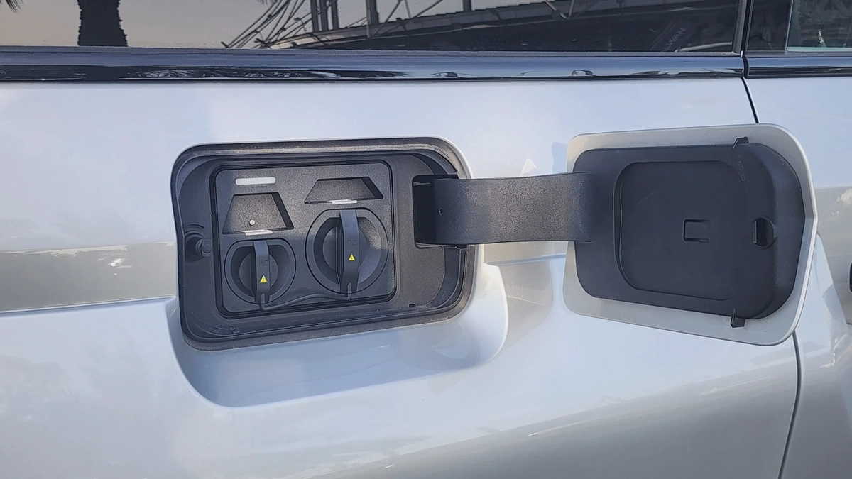 Chery iCAR 03T (Silver)-18-18