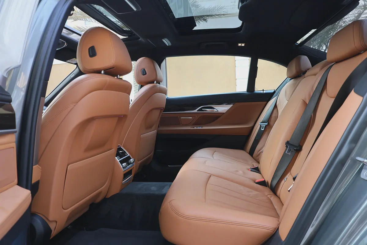 BMW 7 SERIES-730LI-2019-112000KM-GCC SPECS-EXCELLENT CONDITION-17-17