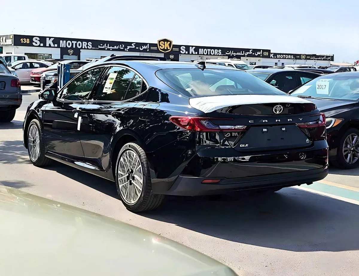 Toyota Camry GLE TOYOTA CAMRY GLE || RADAR | LEATHER + ELECTRIC SEAT | DUAL AC | 1 CAM PANORAIC ROOF | PETROL AT 2.5L-4-0