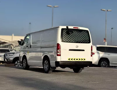 Toyota Hiace GL Toyota Hiace Van |  2022 | GCC | Accident-Free | In Excellent Condition | 1008 P.M-4