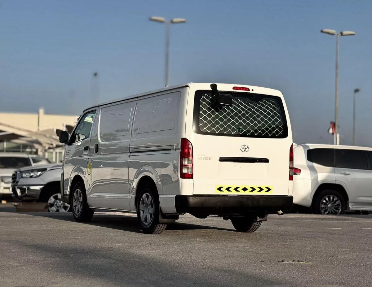 Toyota Hiace GL Toyota Hiace Van |  2022 | GCC | Accident-Free | In Excellent Condition | 1008 P.M-4-0