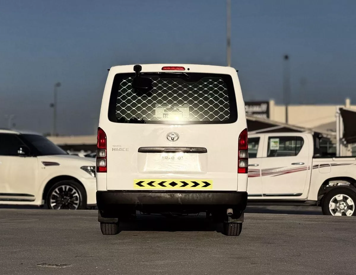 Toyota Hiace GL Toyota Hiace Van |  2022 | GCC | Accident-Free | In Excellent Condition | 1008 P.M-5-0