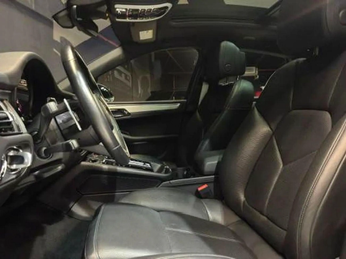 Porsche Macan AMERICAN SPEC | 2,630 / Month-10-0