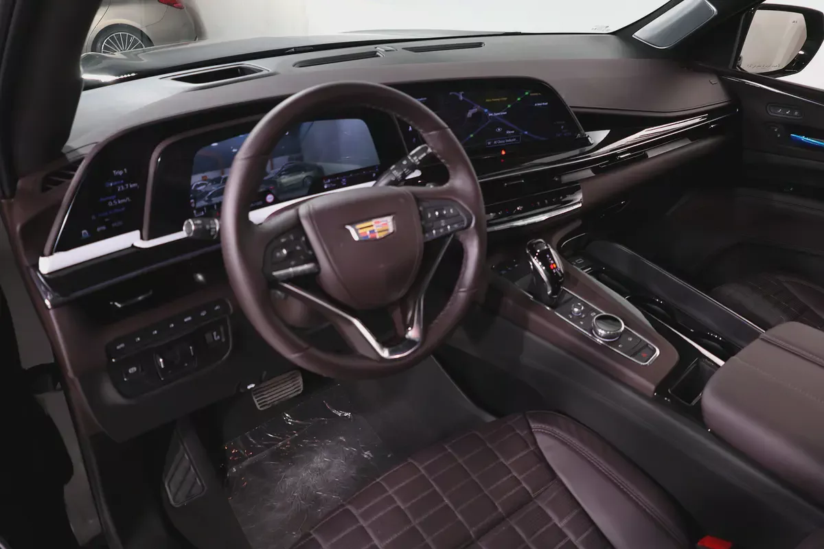 CADILLAC ESCALADE 600 SPORT PLATINUM-0KM-2024-GCC SPECS-UNDER WARRANTY  SERVICE-BRAND NEW-10-10