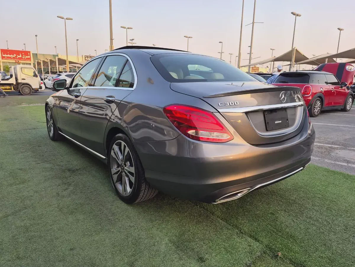 Mercedes-Benz C300 2018 - American Specs - Excellent Condition-5-5