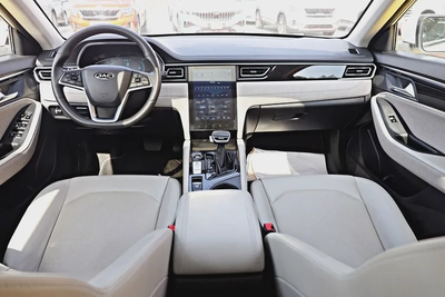 JAC J7 2022 GCC SPECS AVAILABLE ON 0% DOWN-PAYMENT OR CASH.-9